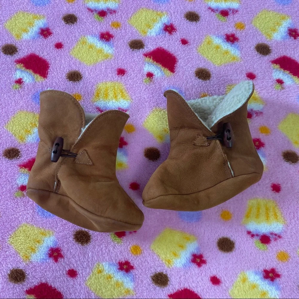 Zara mini baby shearling suede moccasins